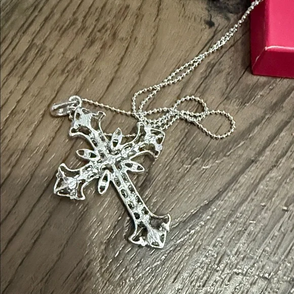Premier Designs Silver Cross Pendant Necklace - Picture 5 of 6